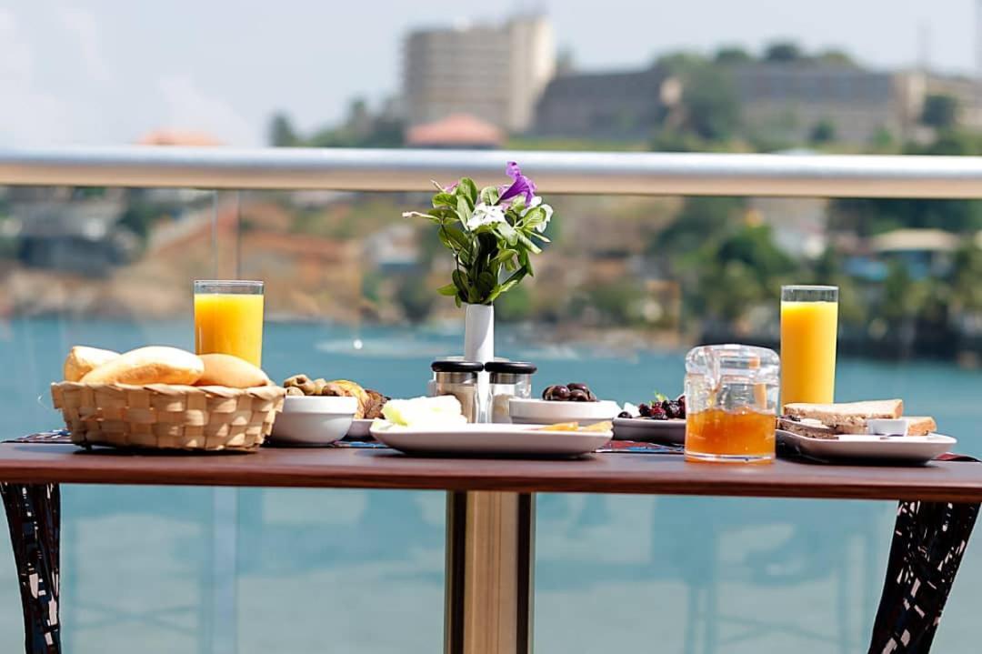 פריטאון Mamba Point Hotel מראה חיצוני תמונה