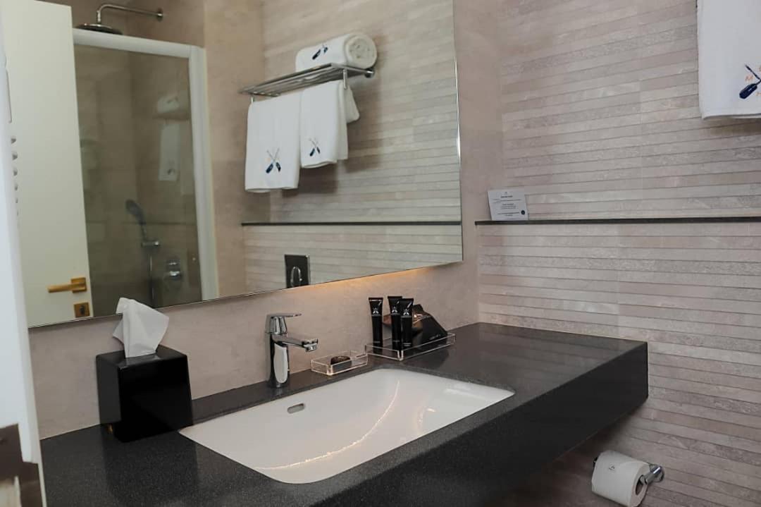 פריטאון Mamba Point Hotel מראה חיצוני תמונה